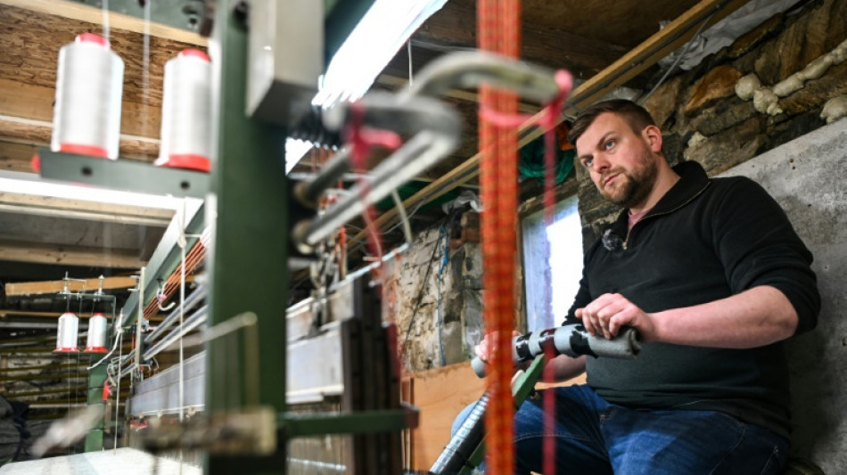 El tejido de lana 'tweed', una tradición que se perpetúa en una isla al norte de Escocia
