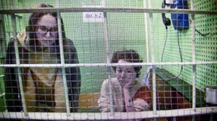 Rusia prolonga la detención de dos artistas rusas, según medios
