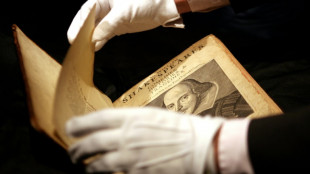 Exemplar da primeira coleção de obras de Shakespeare é exposto em Londres