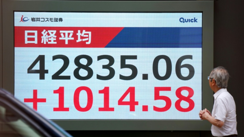 La mayoría de mercados asiáticos sube tras la prórroga de la tregua arancelaria entre EEUU y China