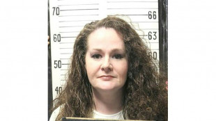 Sobrevivente de execu&ccedil;&atilde;o malsucedida nos EUA consegue andar, mas est&aacute; mentalmente 'confusa'