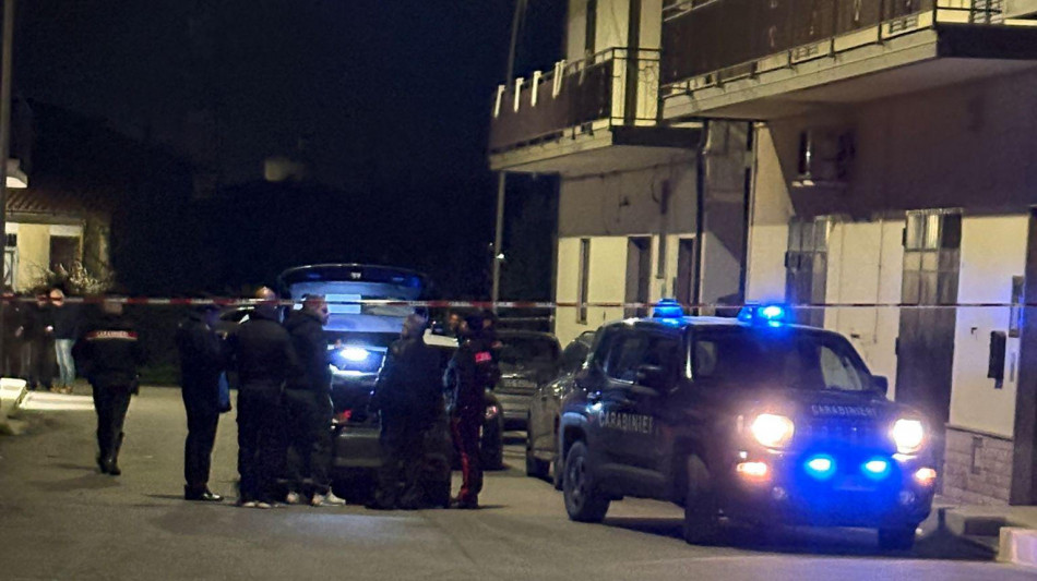 Commercialista uccide la moglie e si suicida in Calabria