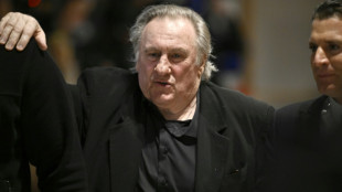 G&eacute;rard Depardieu conteste &agrave; son proc&egrave;s "s'amuser &agrave; peloter" des femmes