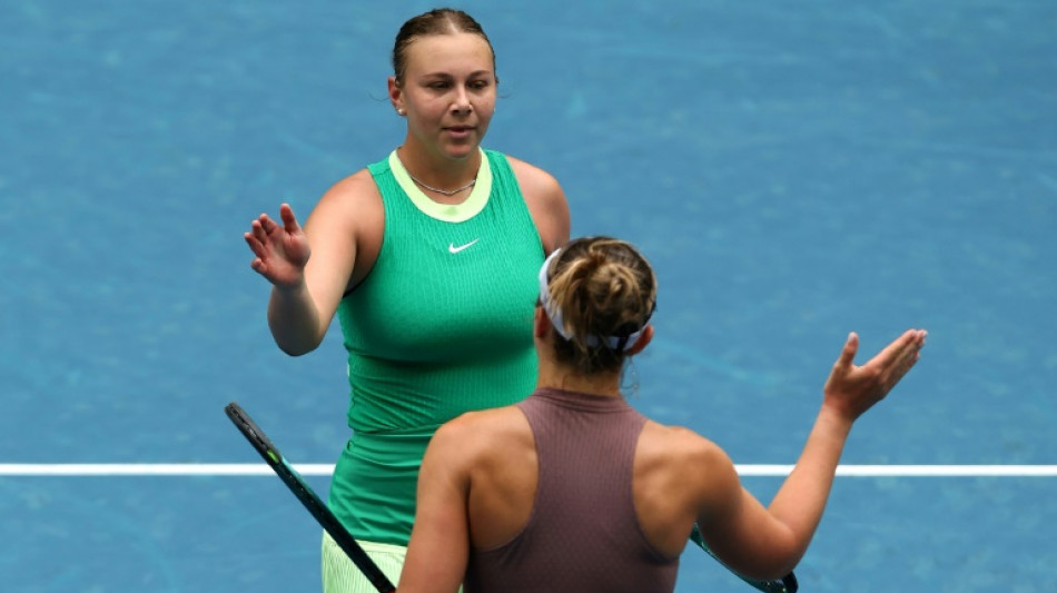 Anisimova freia rea&ccedil;&atilde;o de Badosa e avan&ccedil;a no Aberto da Austr&aacute;lia