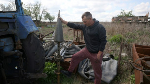 Ameaça de minas e projéteis não detonados assombra uma aldeia ucraniana