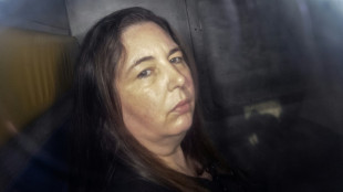 Sobrevivente de assassinato com refei&ccedil;&atilde;o envenenada na Austr&aacute;lia diz estar "meio vivo"