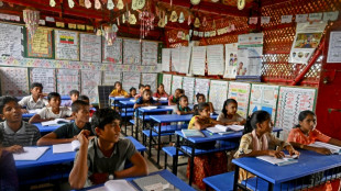 Cinq ans après l'exode au Bangladesh, les écoliers rohingyas doivent chanter l'hymne birman