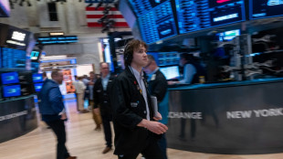 Wall Street termine en baisse, essoufflée après les records