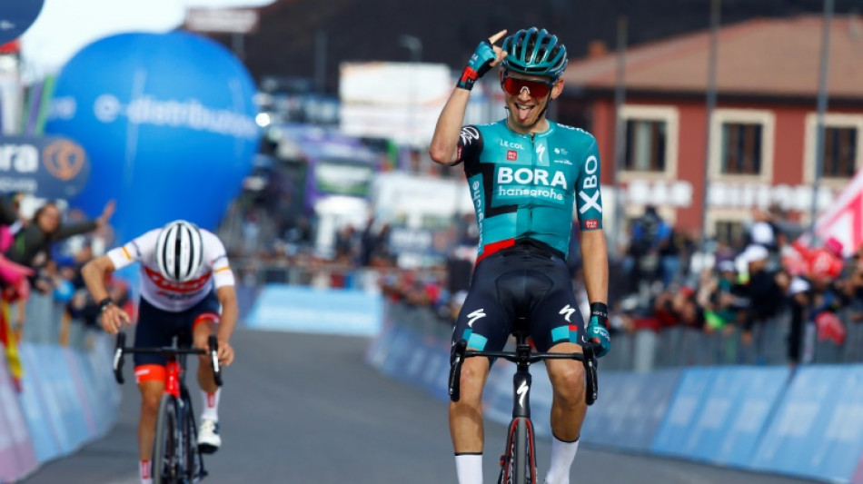 Kamna wins on Mt Etna as Lopez takes Giro d'Italia lead