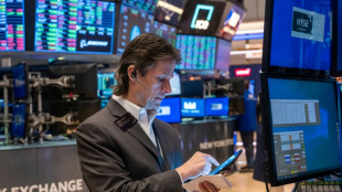Après cinq mois de gains, Wall Street finit avril en baisse