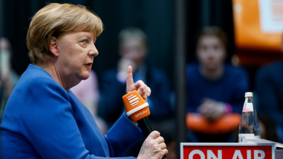 Merkel w&uuml;nscht Merz "viel Fortune" als Bundeskanzler 