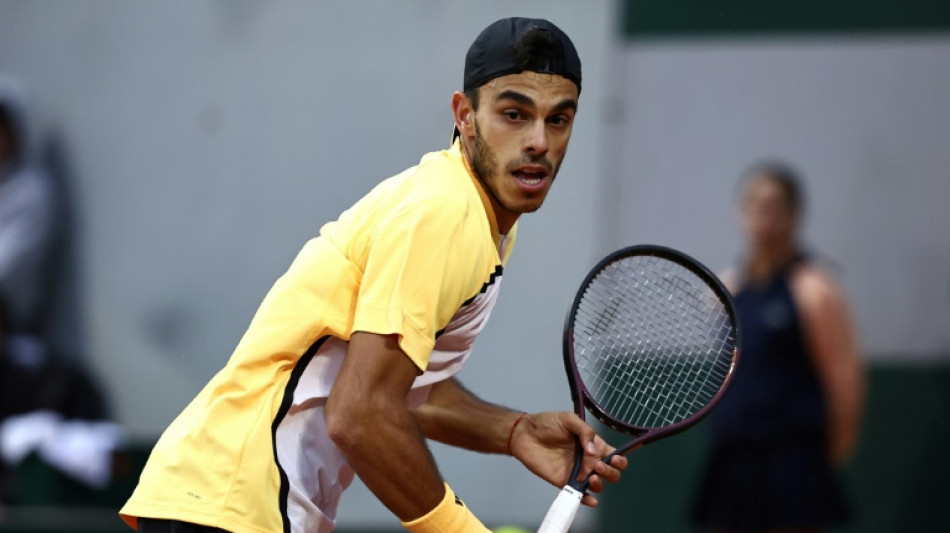 Cer&uacute;ndolo elimina Tommy Paul e vai &agrave;s oitavas de Roland Garros
