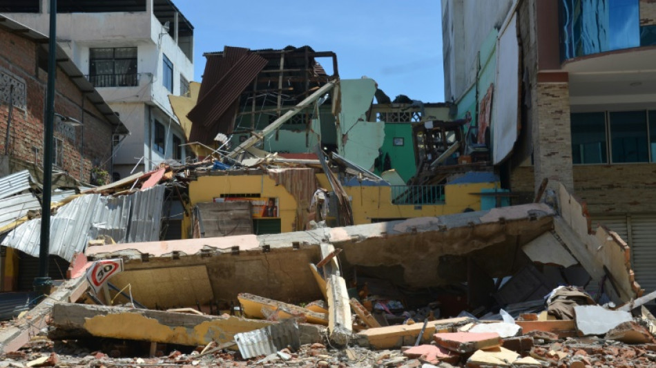 Mindestens zwölf Tote bei Erdbeben in Ecuador