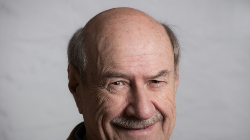 Escritor chileno Antonio Sk&aacute;rmeta, autor de 'O Carteiro de Pablo Neruda', morre aos 83 anos