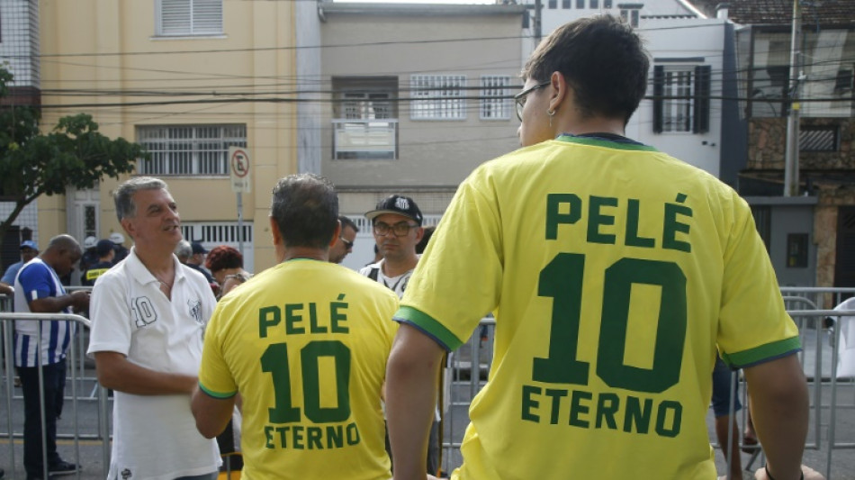 'Pel&eacute;' se torna verbete de popular dicion&aacute;rio da l&iacute;ngua portuguesa