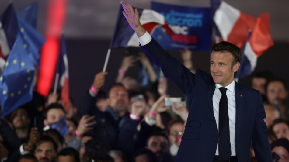 Tout (re)commence pour Emmanuel Macron, plac&eacute; face &agrave; l'Histoire