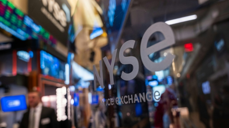 Wall Street ouvre en baisse, crisp&eacute;e par la remont&eacute;e des taux obligataires