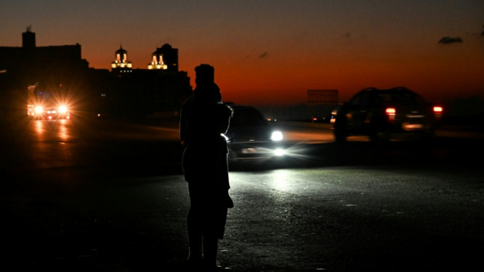 Millones de cubanos pasan su segunda noche sin corriente el&eacute;ctrica