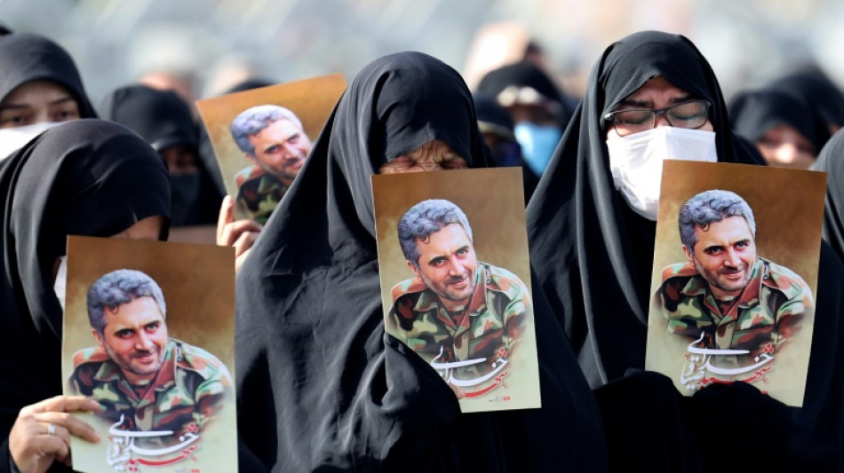 Des milliers d'Iraniens aux fun&eacute;railles d'un colonel tu&eacute; &agrave; T&eacute;h&eacute;ran