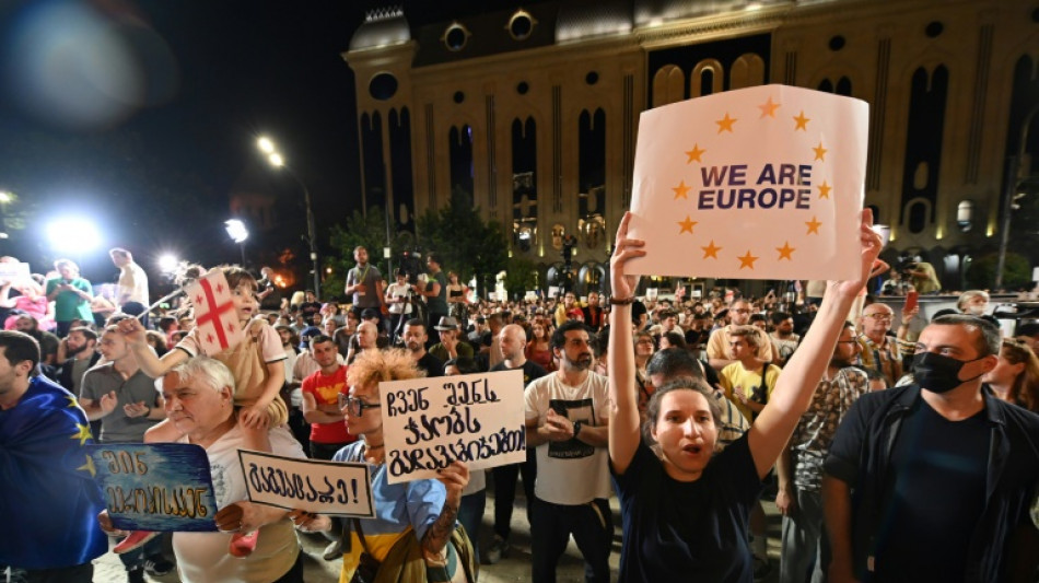 Géorgie: des dizaines de milliers de manifestants pour demander l'adhésion à l'UE (AFP)