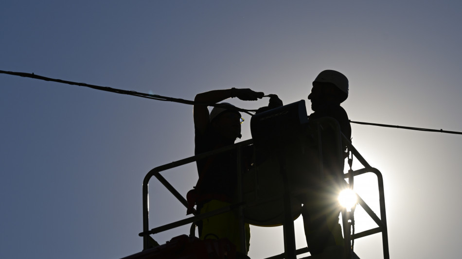 Ad agosto meno lavoro e meno caldo, consumi elettrici a -9%