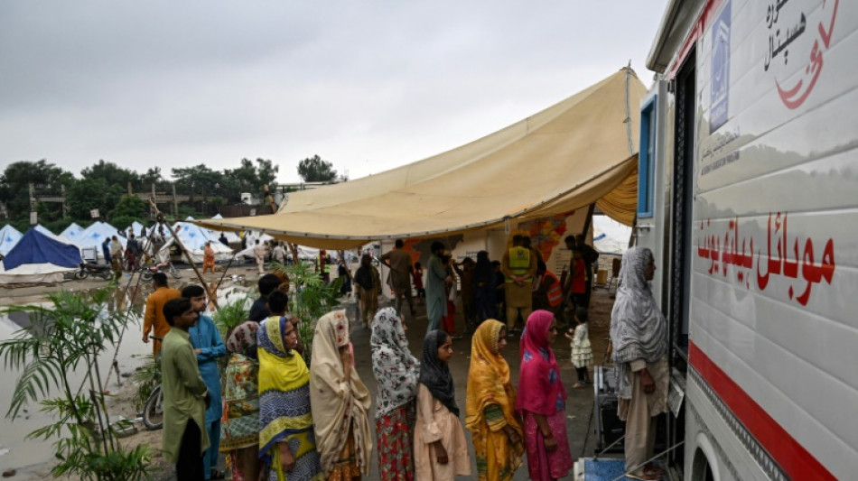 Floods leave women struggling in Pakistan's relief camps