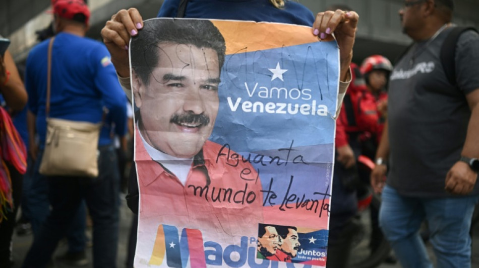 'N&atilde;o aceito que Trump venha dominar' Venezuela, dizem chavistas em nova marcha pr&oacute;-Maduro