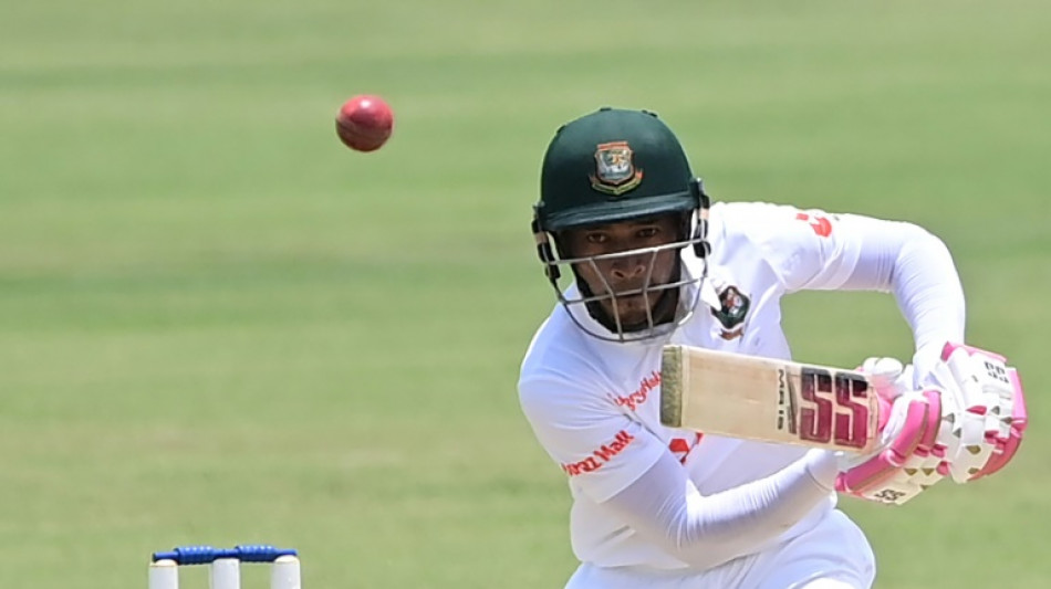 Mushfiqur ton guides Bangladesh to lead over Sri Lanka