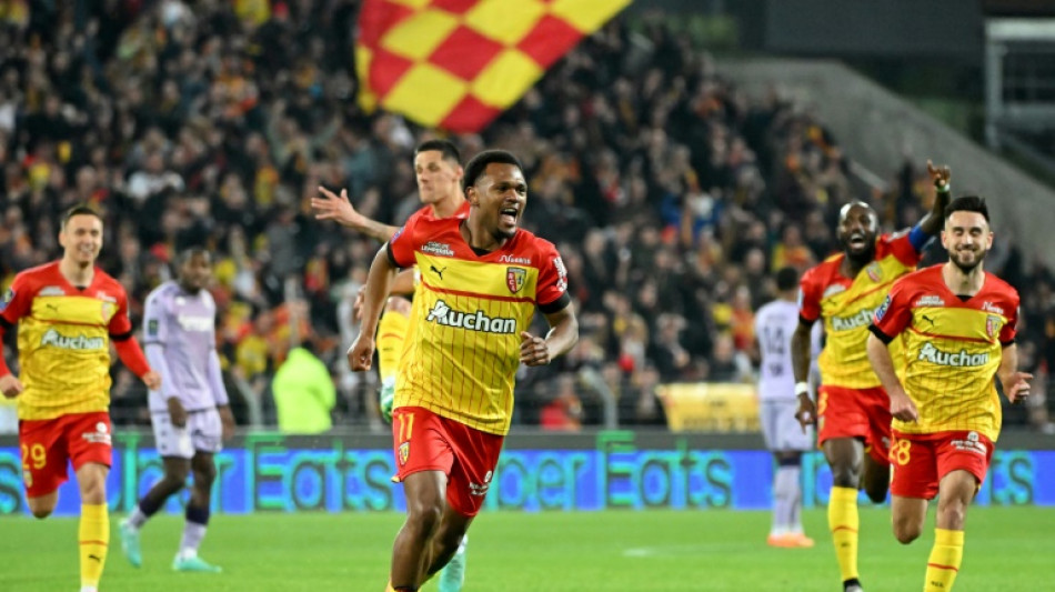 Lens vence Monaco (3-0) e assume vice-lideran&ccedil;a provis&oacute;ria do Franc&ecirc;s