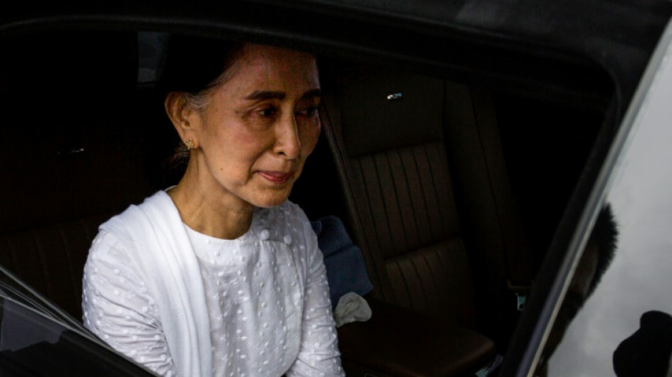 La líder birmana Aung San Suu Kyi fue puesta en aislamiento en una prisión