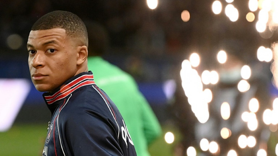 Mbapp&eacute;, duda para el partido contra el Real Madrid tras un golpe en el entrenamiento