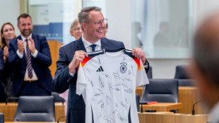 Ministerpr&auml;sident Schweitzer geht trotz veganer Ern&auml;hrung gern auf Schlachtfeste