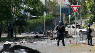 Toque de queda por graves disturbios en el territorio francés de Nueva Caledonia