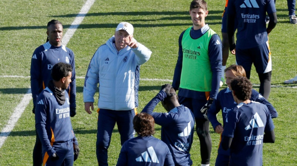 Ancelotti evita fechar as portas para poss&iacute;veis refor&ccedil;os em janeiro