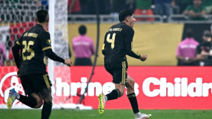 Mexico defeat USA 2-1 to retain CONCACAF Gold Cup 