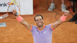 Sieger Nadal mit erstem Satzverlust in Madrid