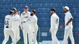 Bangladesh 185-4 at tea as New Zealand spinners strike