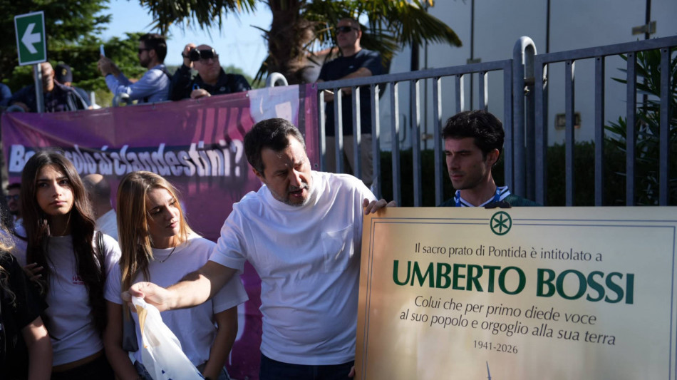 Al via il raduno di Pontida, il pratone intitolato a Umberto Bossi