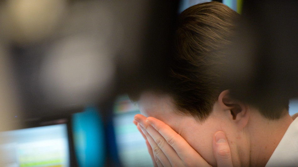 Borsa: Europa resta debole con l'economia e il flop di Merz