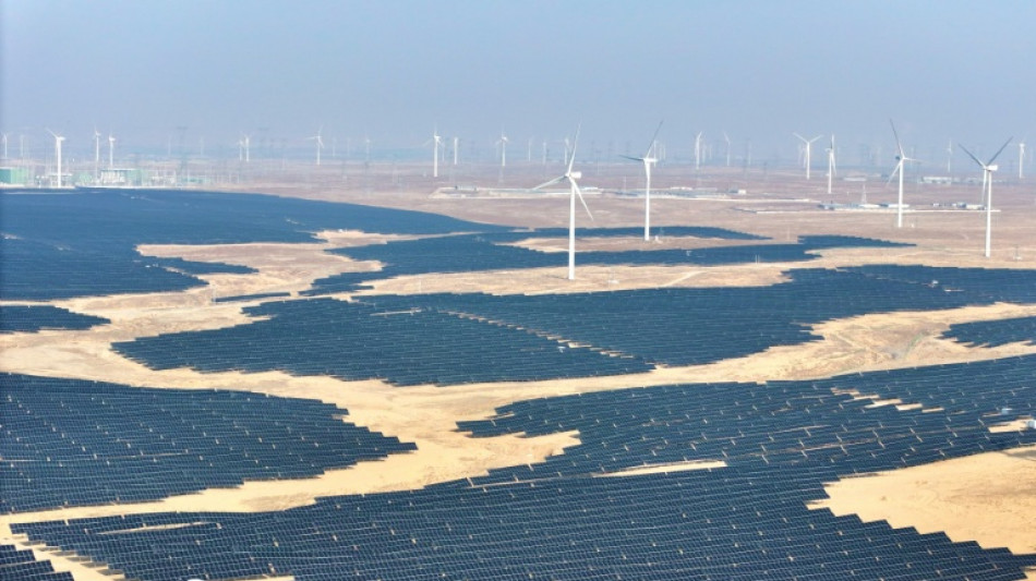 La actividad industrial de China sube levemente tras ocho meses de ca&iacute;da