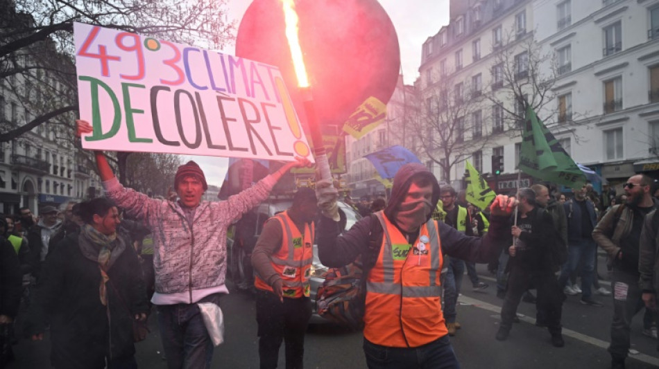 Proteste gegen Rentenreform beeinträchtigen öffentliches Leben in Frankreich