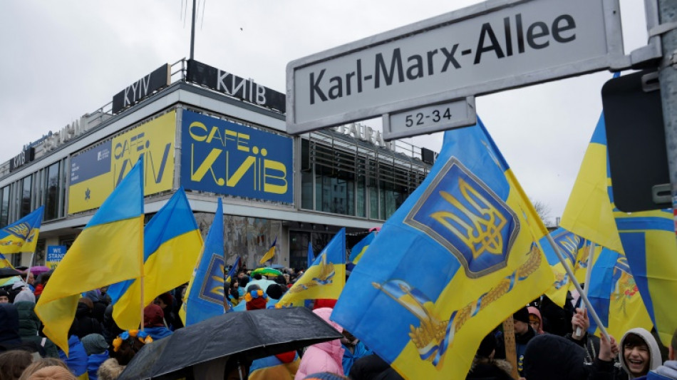 Verwaltungsgericht Berlin hebt Verbot ukrainischer Flaggen am 8. und 9. Mai auf 