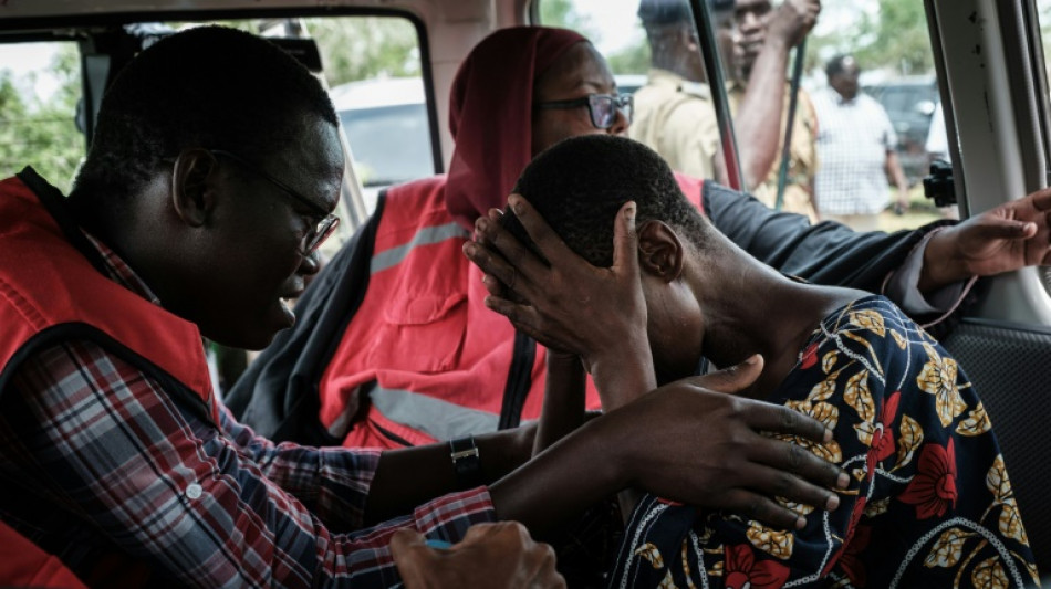 Je&ucirc;ne mortel au Kenya: reprise des recherches, les familles de disparus dans l'attente