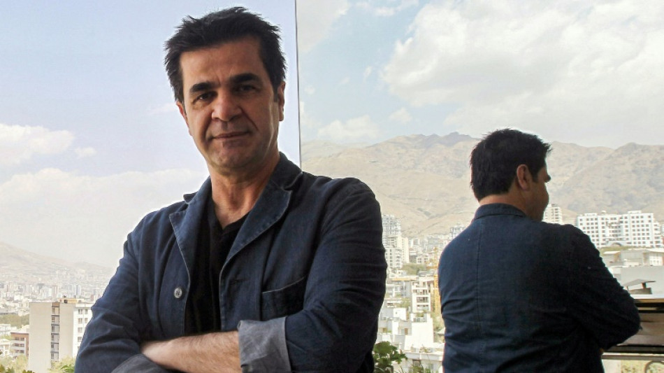 Cineasta iraniano Jafar Panahi deixa o Ir&atilde; pela primeira vez em 14 anos