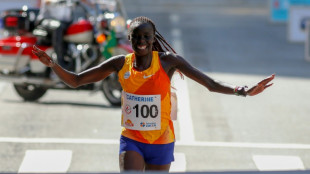 Quenianos Reline e Kiplagat reafirmam dom&iacute;nio africano na corrida de S&atilde;o Silvestre