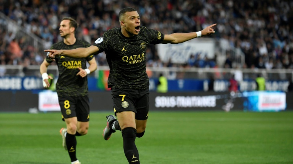 PSG vence Auxerre (2-1) com dois gols de Mbapp&eacute; e fica a um passo do t&iacute;tulo da Ligue 1
