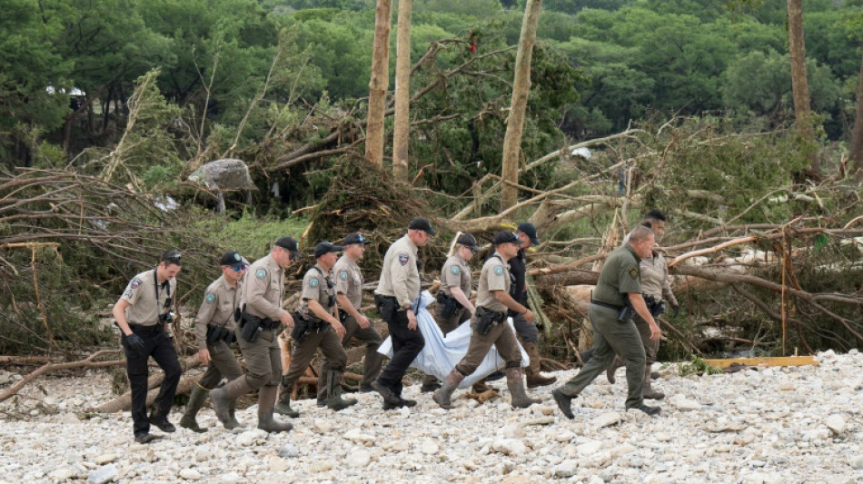 Un centenar de muertos y m&aacute;s de 160 desaparecidos por las inundaciones en Texas