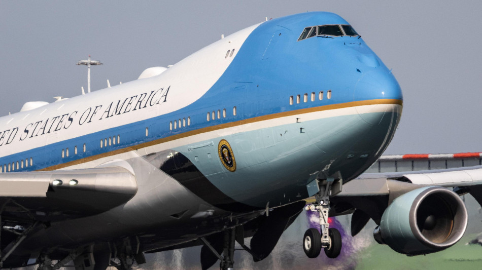 Trump atterra a Londra,al via la visita di Stato bis in Gb