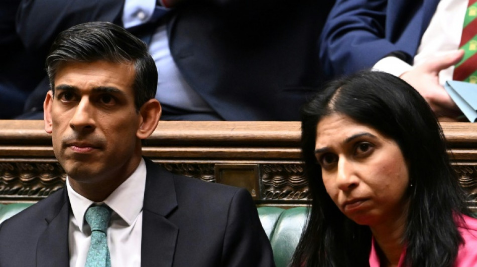 Justi&ccedil;a brit&acirc;nica declara 'ilegal' expulsar demandantes de asilo para Ruanda