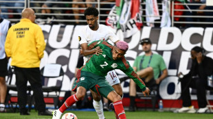 Catar sorprende a M&eacute;xico, elimina a Honduras y se cuela en cuartos de la Copa Oro